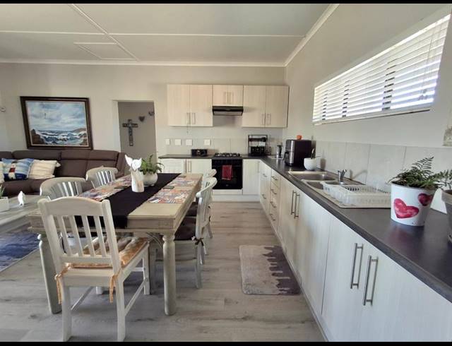 3 BEDROOM HOUSE FOR SALE IN BRITANNIA BAY